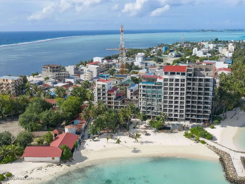 Arena-Beach-Maafushi-Maldives_002